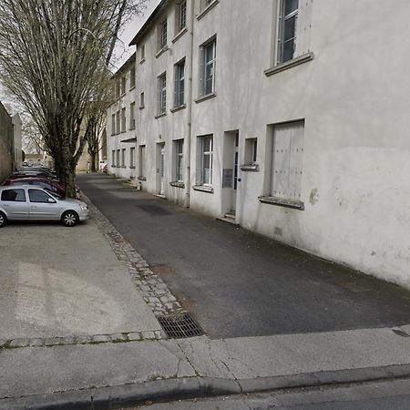 La Terrasse - Parking Gratuit - Fibre - Rdc - Centre Ville Saintes Exteriör bild