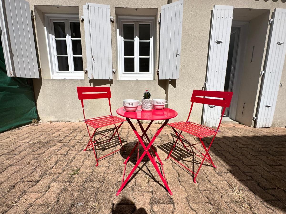 La Terrasse - Parking Gratuit - Fibre - Rdc - Centre Ville Saintes Exteriör bild